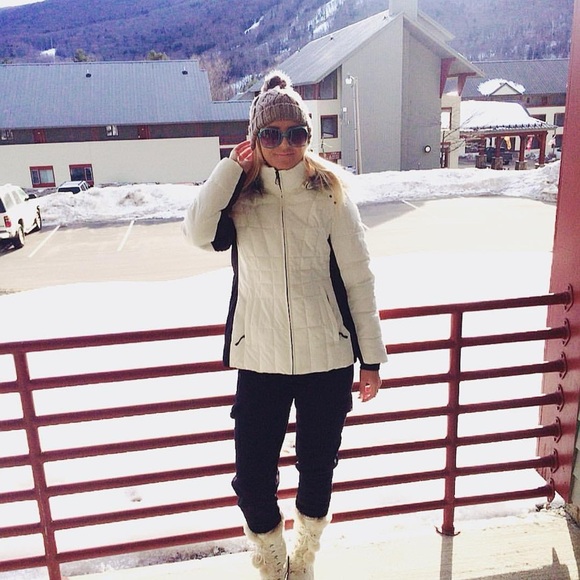 ❄️ H&M GREY WOOL BLEND FAUX FUR POM POM CABLE KNIT WINTER HAT! - Picture 8 of 14